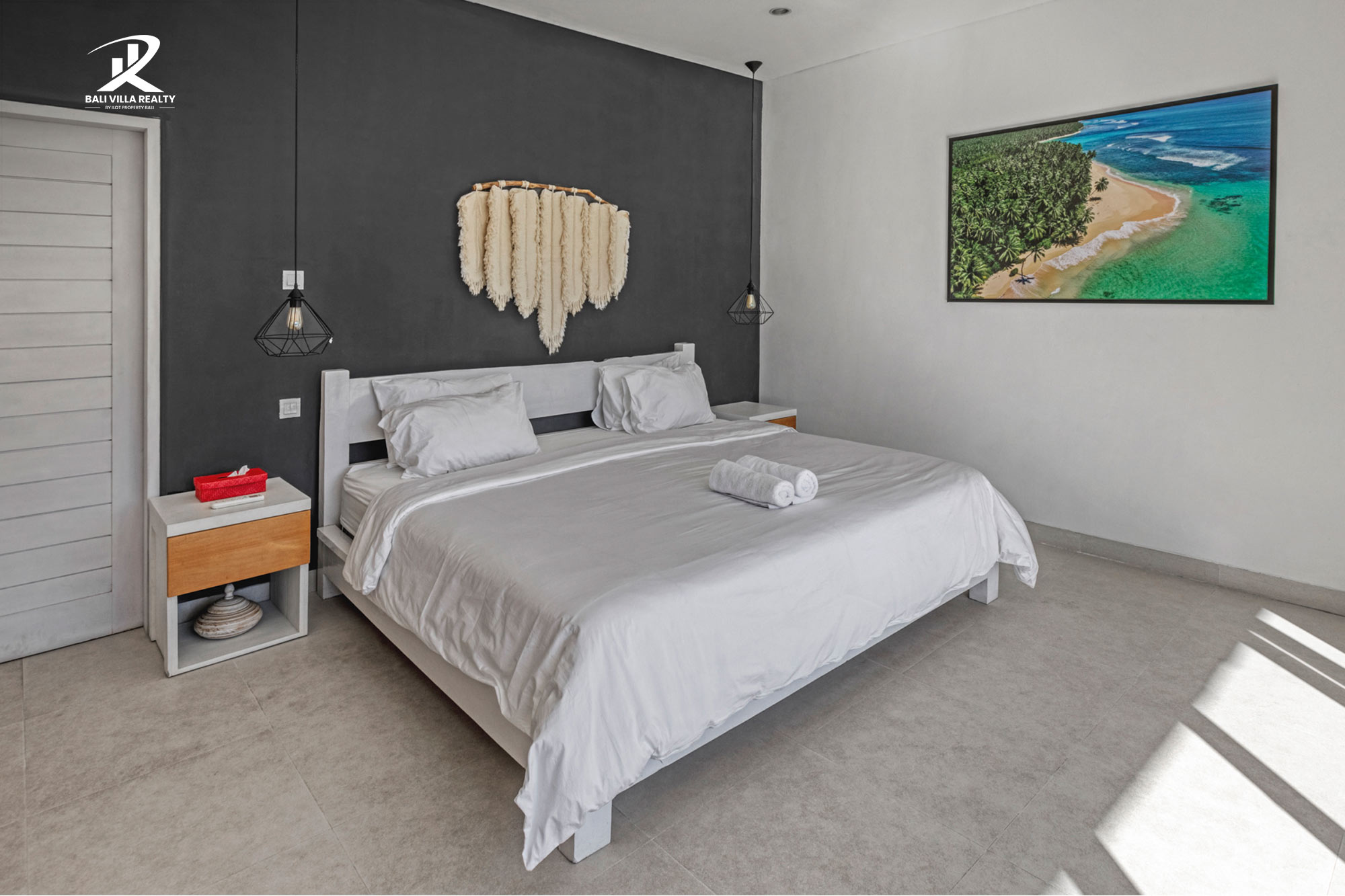 5 Bedroom Luxury Villa in Canggu on Batu Bolong for Monthly & Yearly Rental