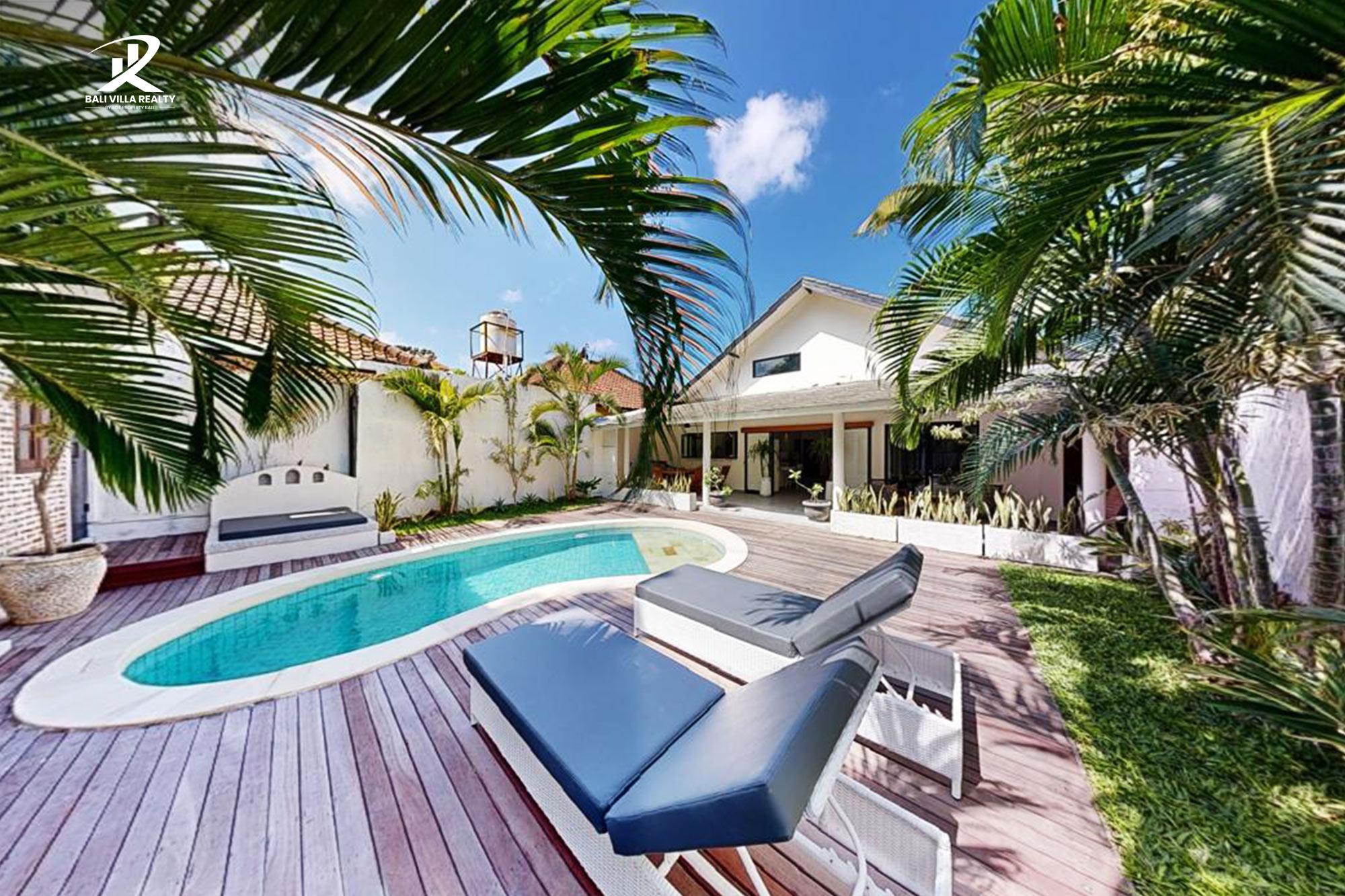 3 Bedroom Villa + bungalow for Sale Leasehold in Bali kerobokan
