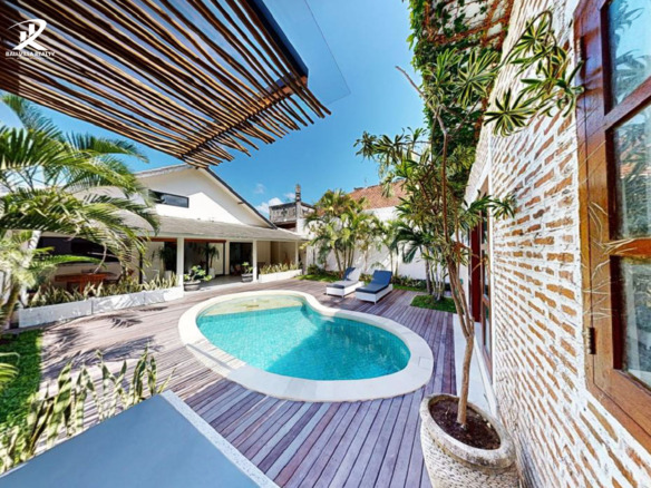 3 Bedroom Villa + bungalow for Sale Leasehold in Bali kerobokan