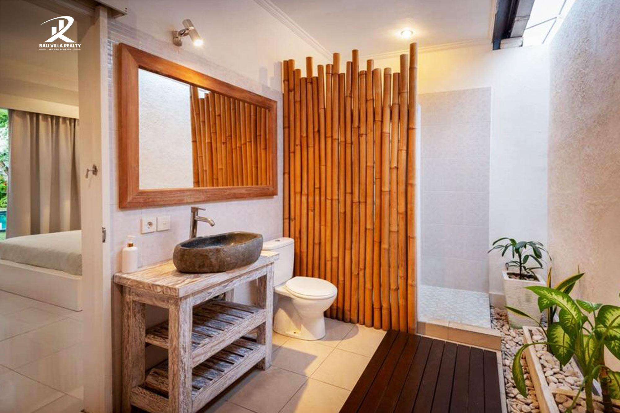 Cozy 2 bedroom villa for Sale Leasehold in Bali seminyak
