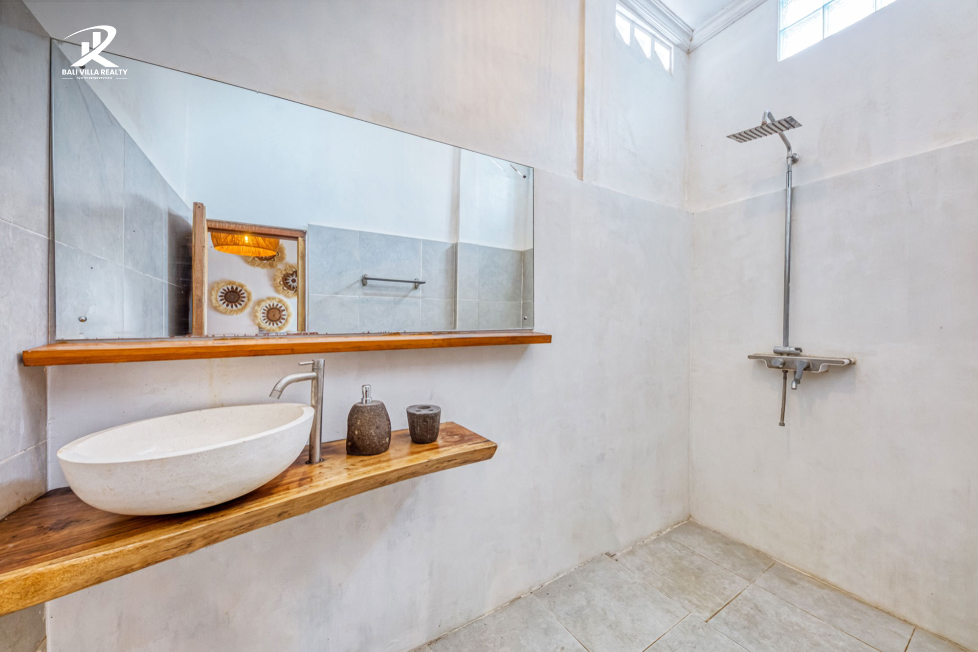 6 Bedrooms Villa for Yearly Rental in Canggu Bali