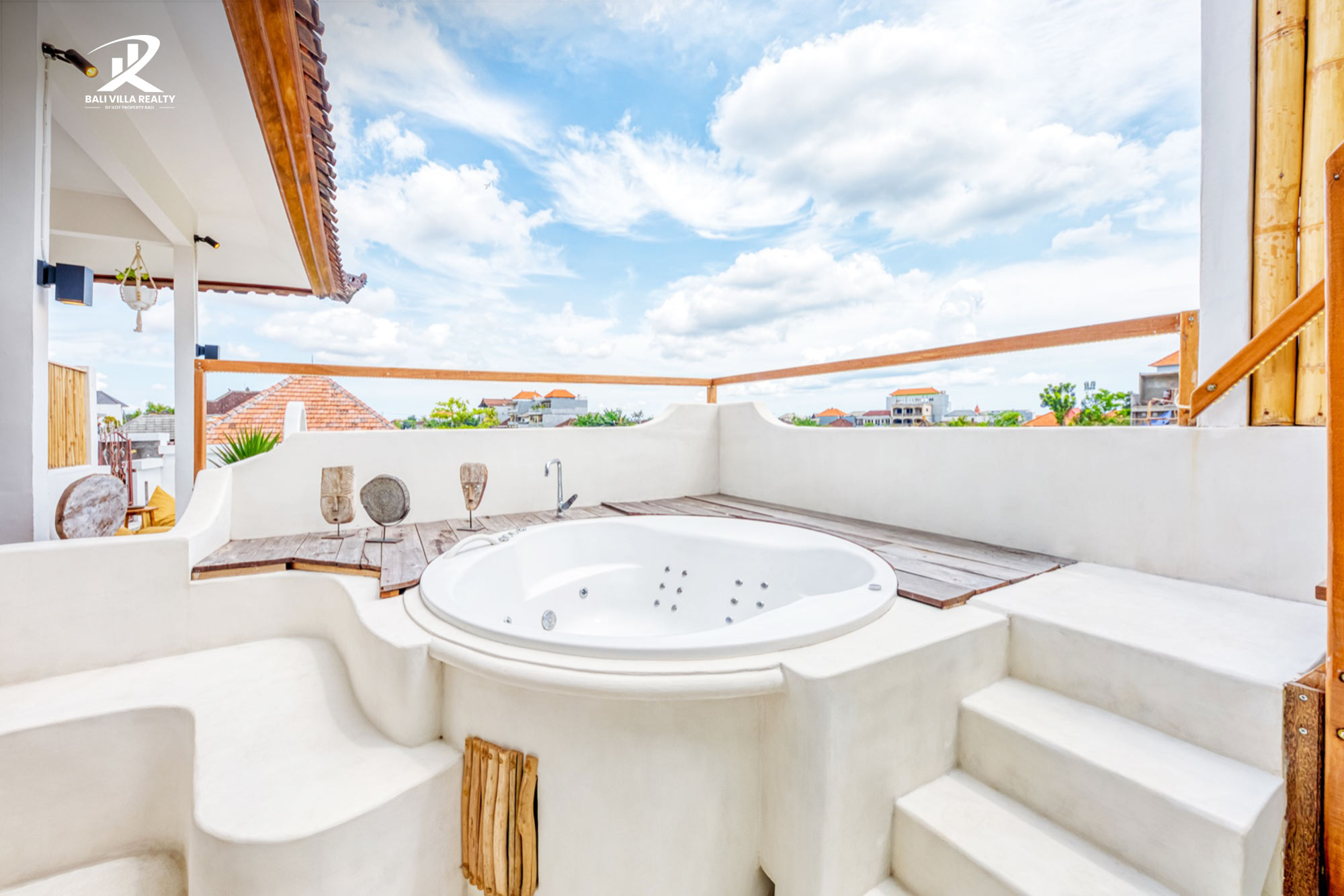 6 Bedrooms Villa for Yearly Rental in Canggu Bali