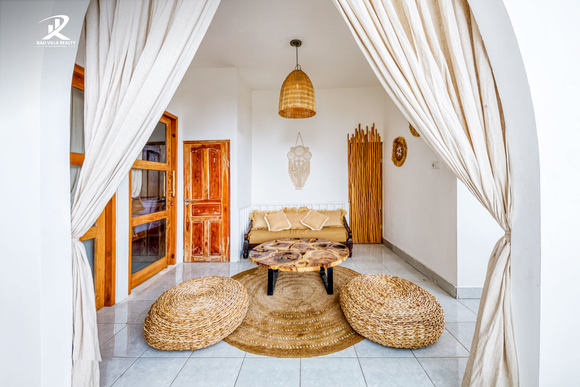6 Bedrooms Villa for Yearly Rental in Canggu Bali