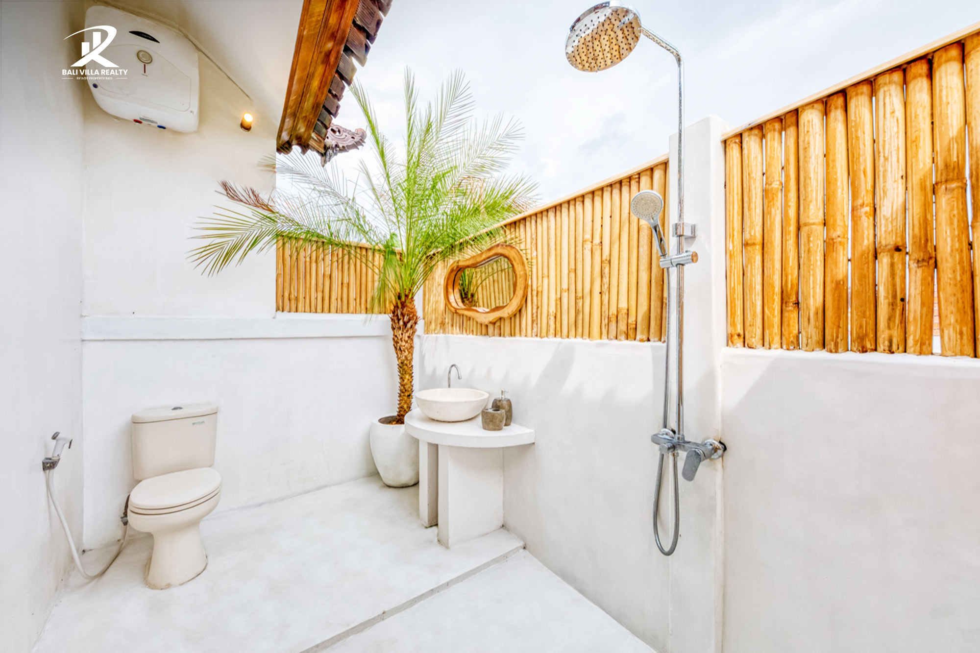 6 Bedrooms Villa for Yearly Rental in Canggu Bali
