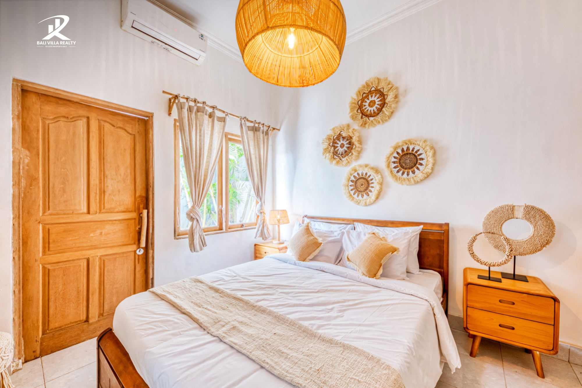 6 Bedrooms Villa for Yearly Rental in Canggu Bali