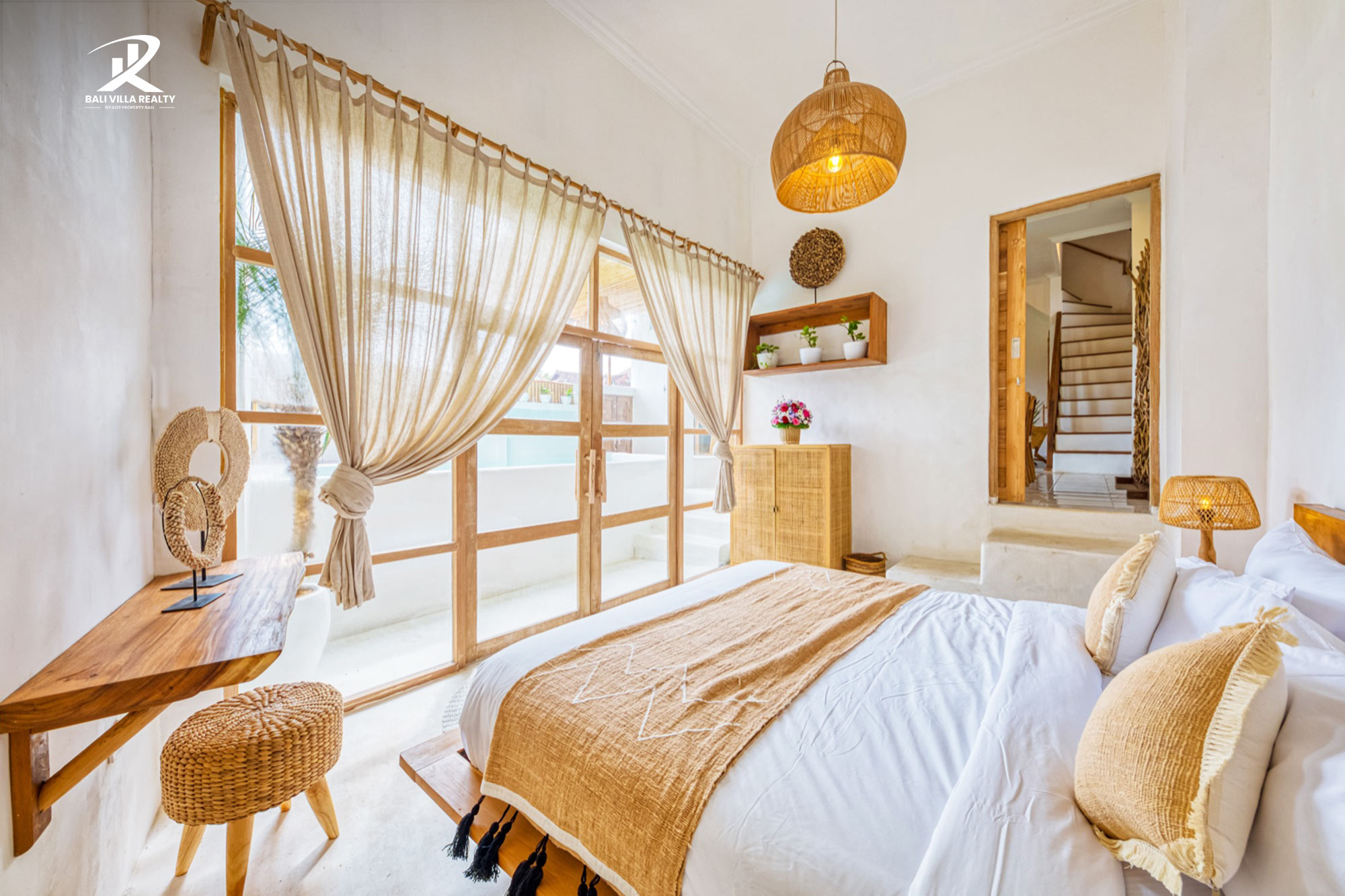 6 Bedrooms Villa for Yearly Rental in Canggu Bali