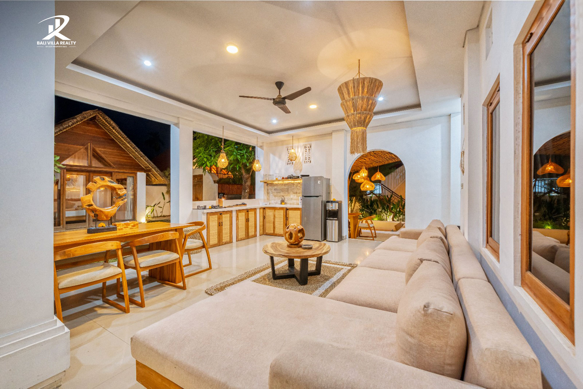 An extraordinary 9 Bed-room Villa for Yearly Rental in Canggu