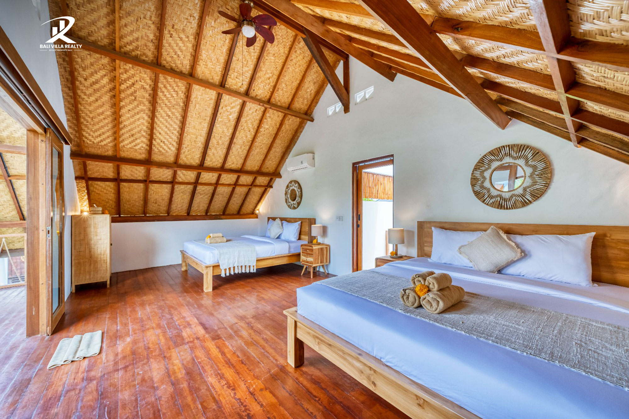 An extraordinary 9 Bed-room Villa for Yearly Rental in Canggu