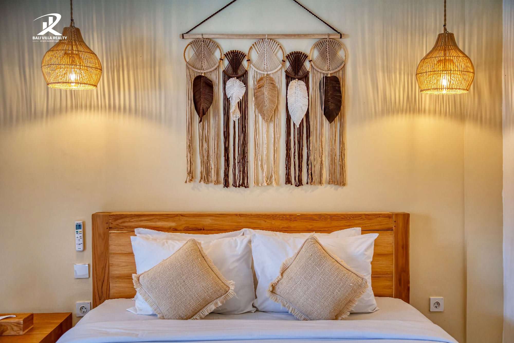 An extraordinary 9 Bed-room Villa for Yearly Rental in Canggu