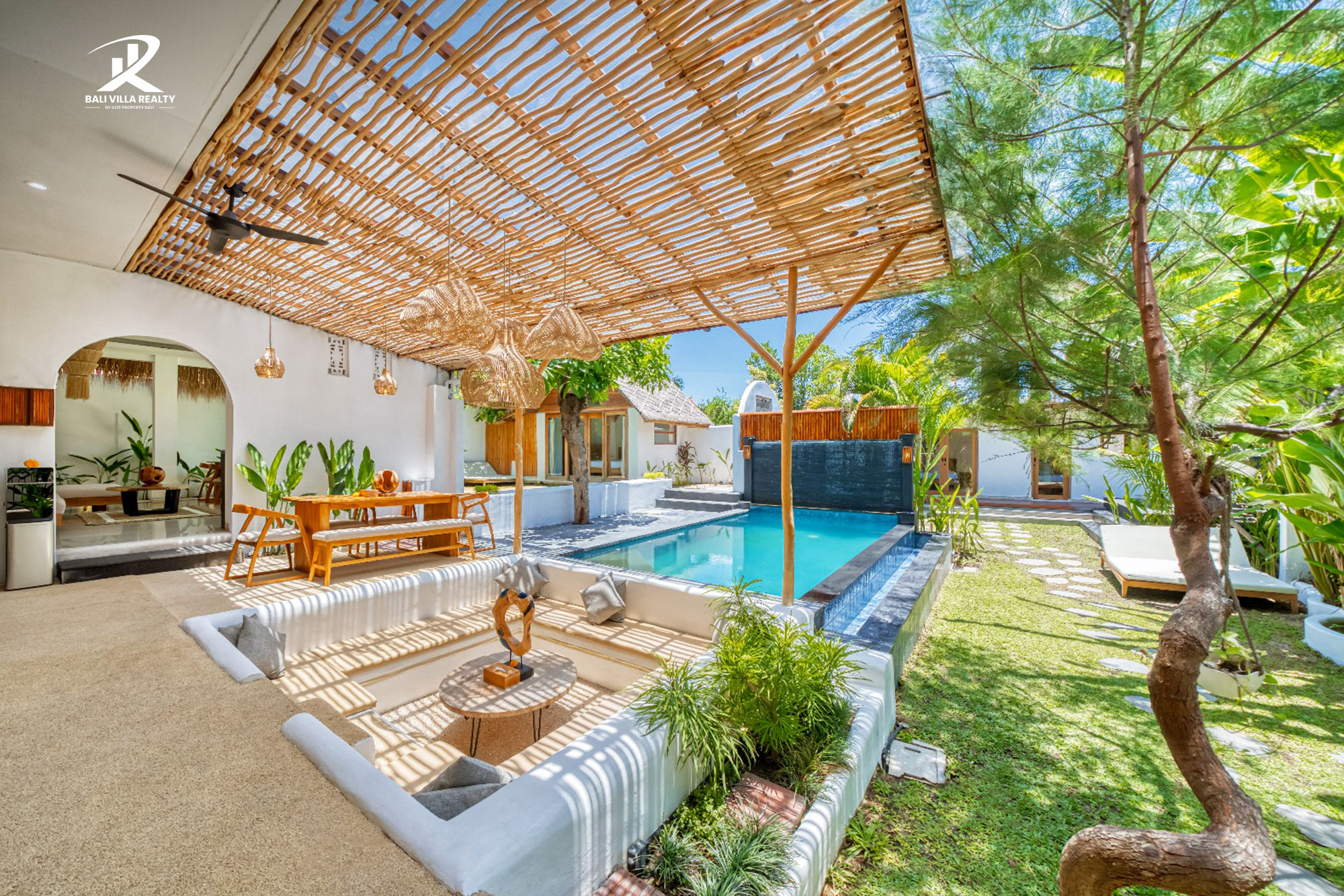 An extraordinary 9 Bed-room Villa for Yearly Rental in Canggu