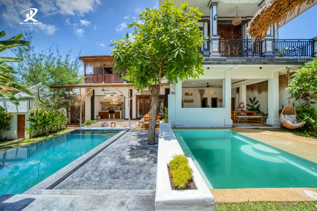 An extraordinary 9 Bed-room Villa for Yearly Rental in Canggu
