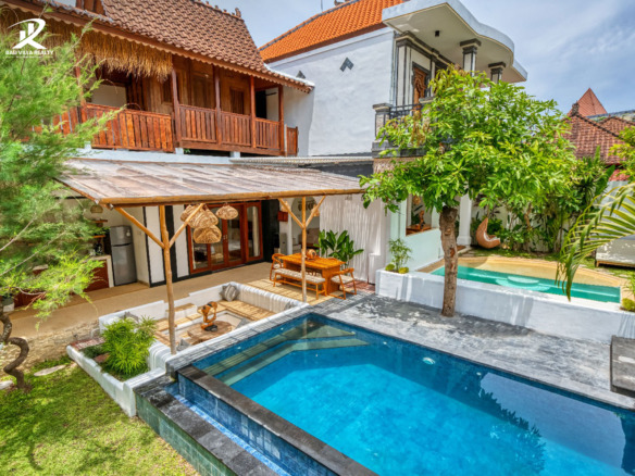 An extraordinary 9 Bed-room Villa for Yearly Rental in Canggu