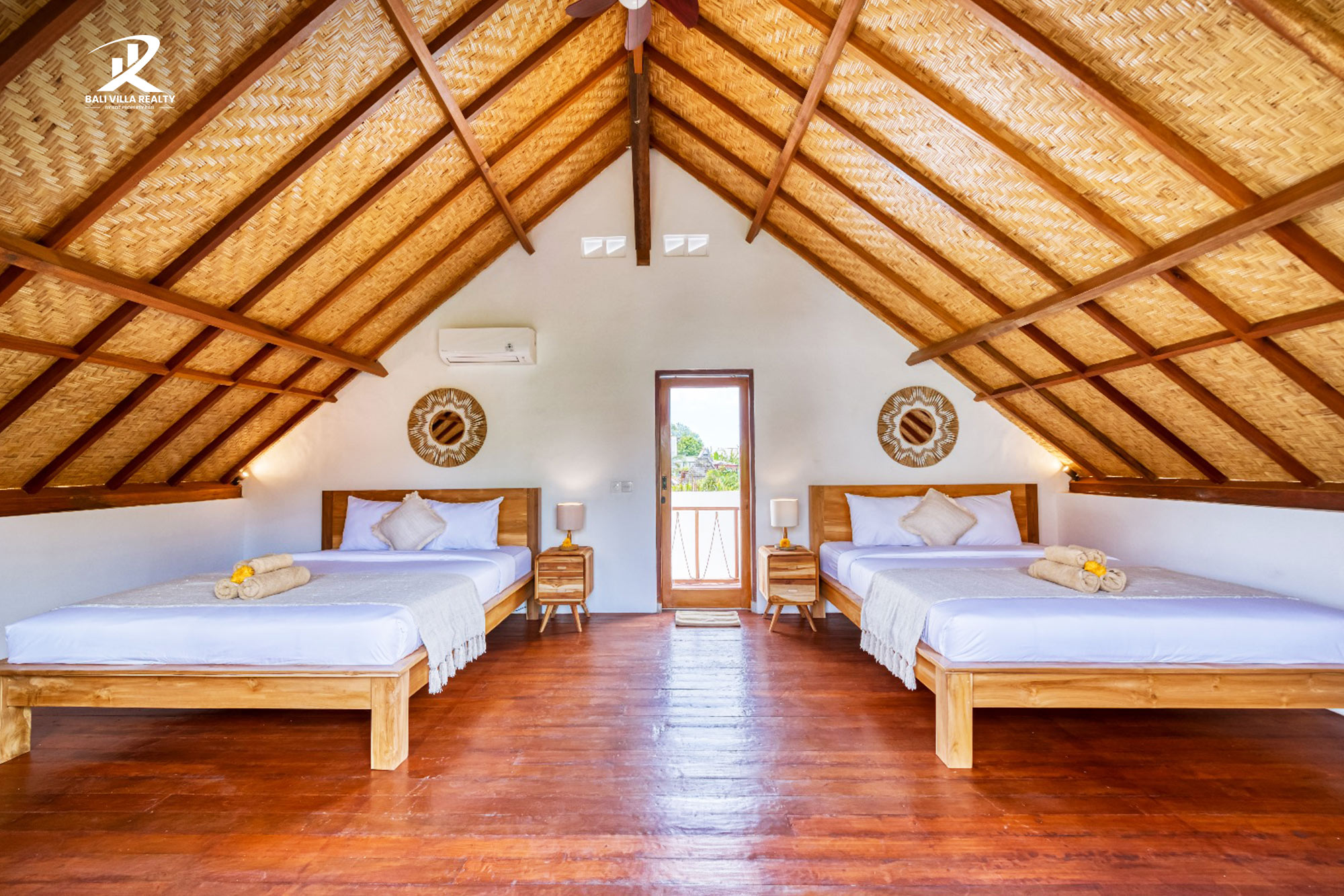 An extraordinary 9 Bed-room Villa for Yearly Rental in Canggu