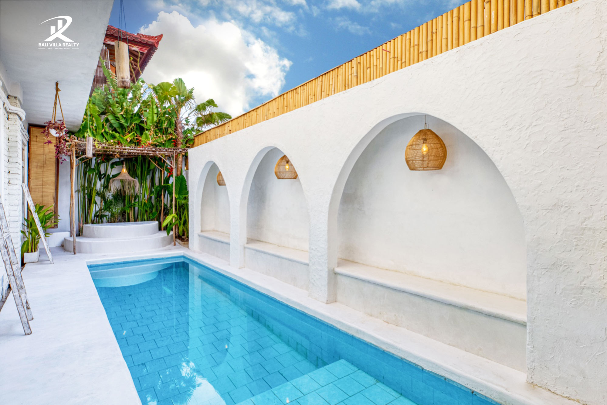 Spacious 9 Bed-room Villa for Yearly Rental with Stunning View in Canggu