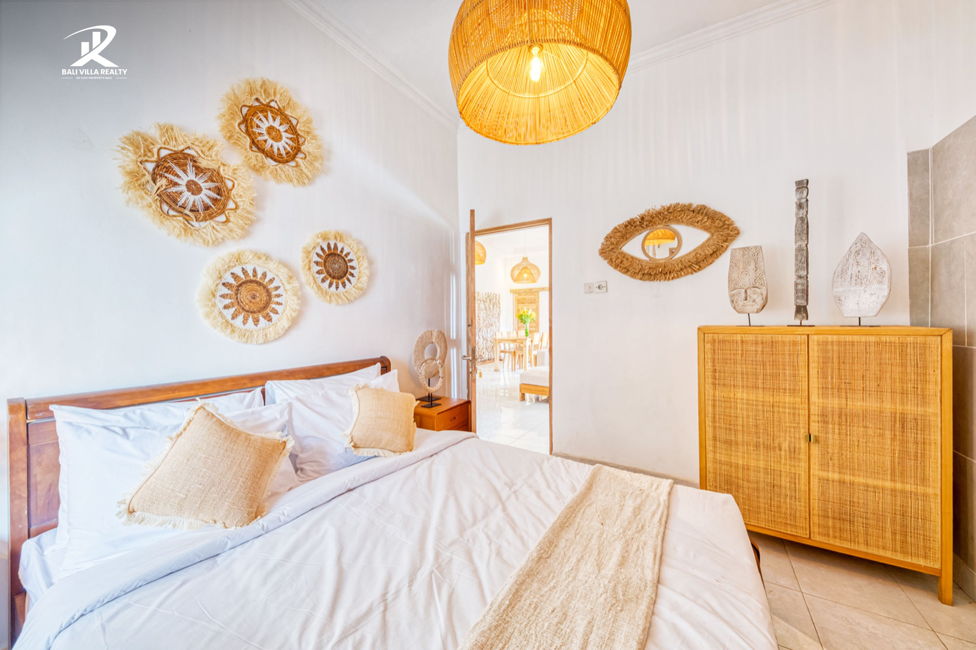 Spacious 9 Bed-room Villa for Yearly Rental with Stunning View in Canggu