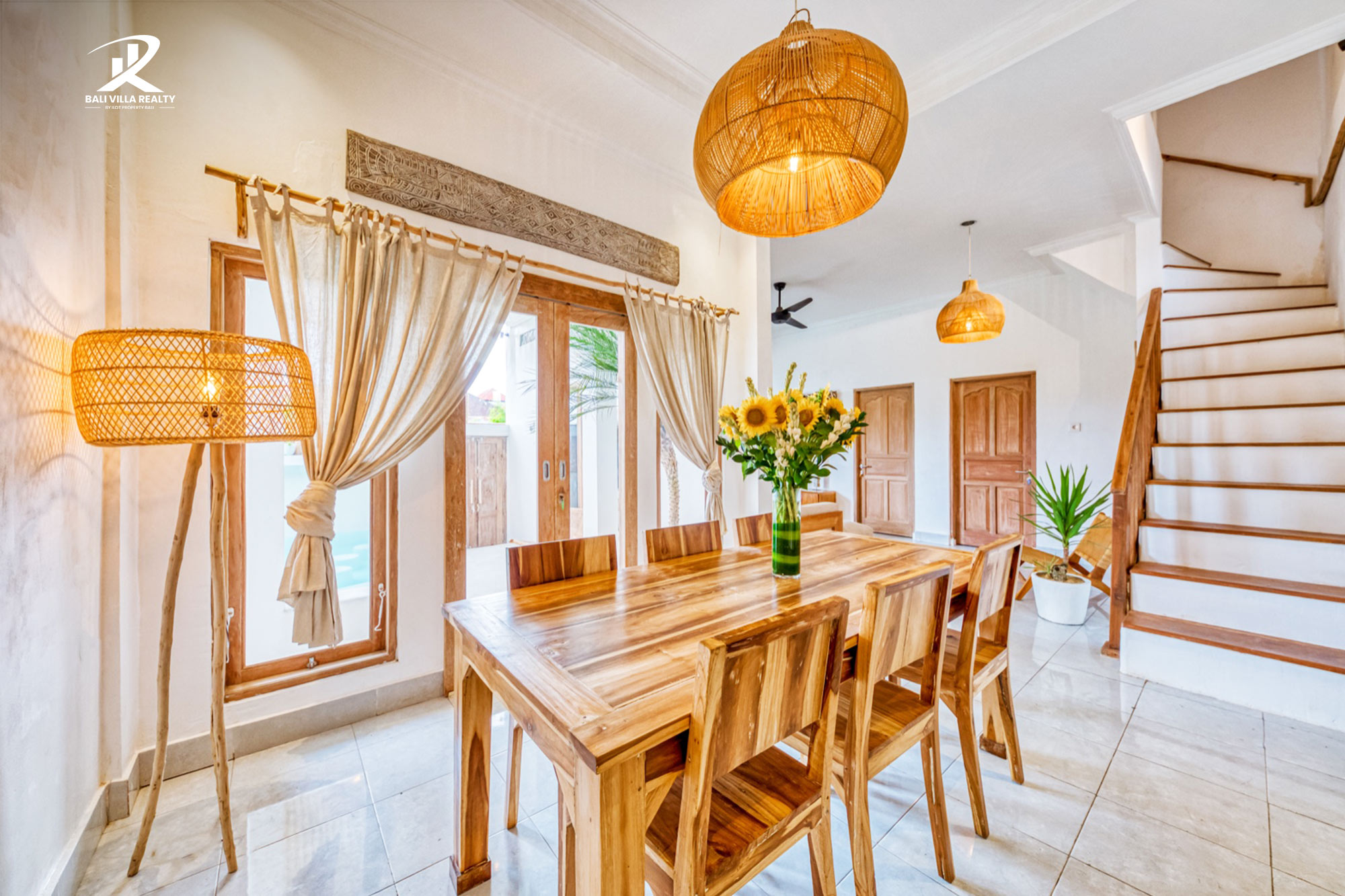 Spacious 9 Bed-room Villa for Yearly Rental with Stunning View in Canggu