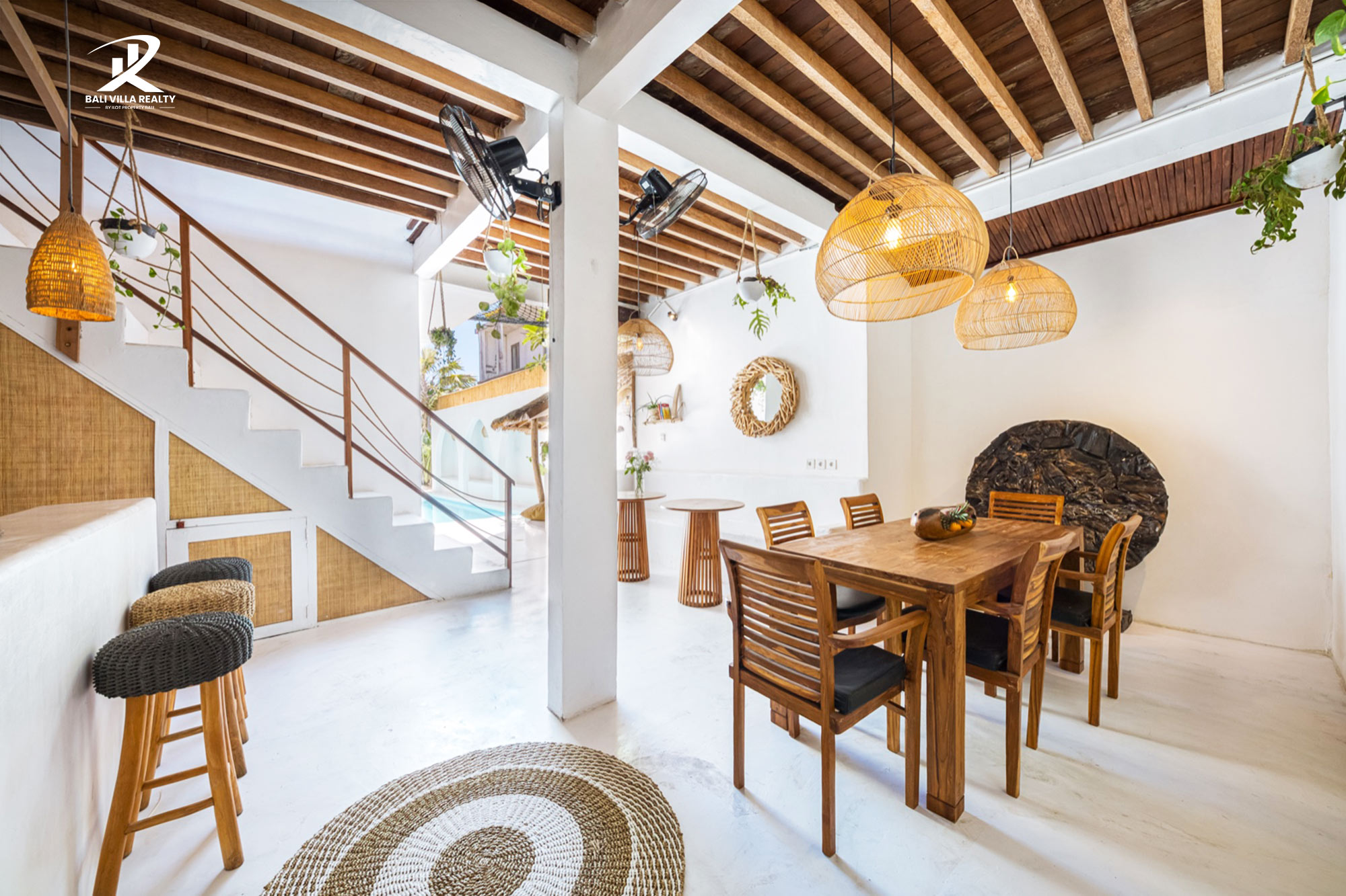 Spacious 9 Bed-room Villa for Yearly Rental with Stunning View in Canggu