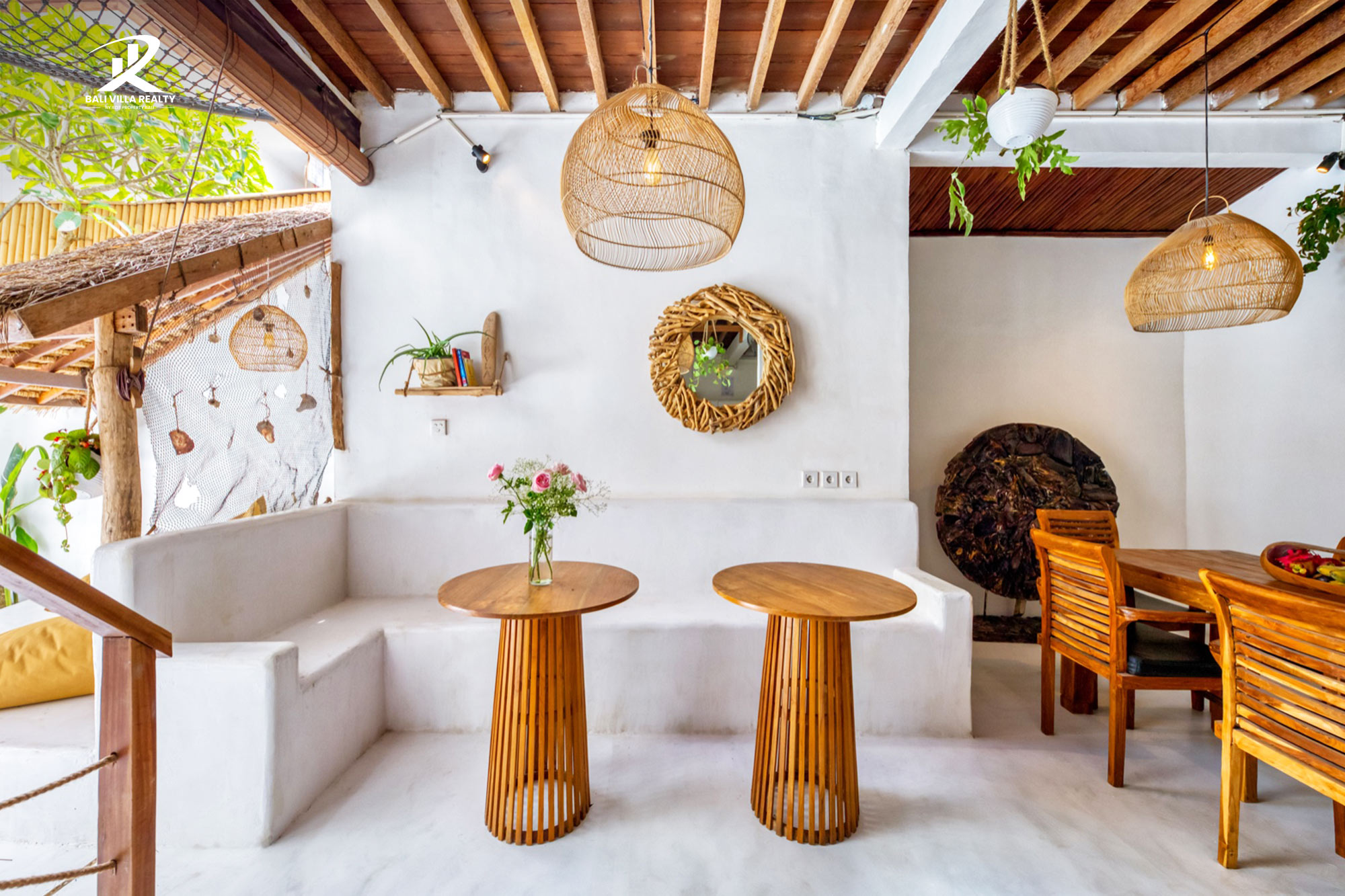 Spacious 9 Bed-room Villa for Yearly Rental with Stunning View in Canggu
