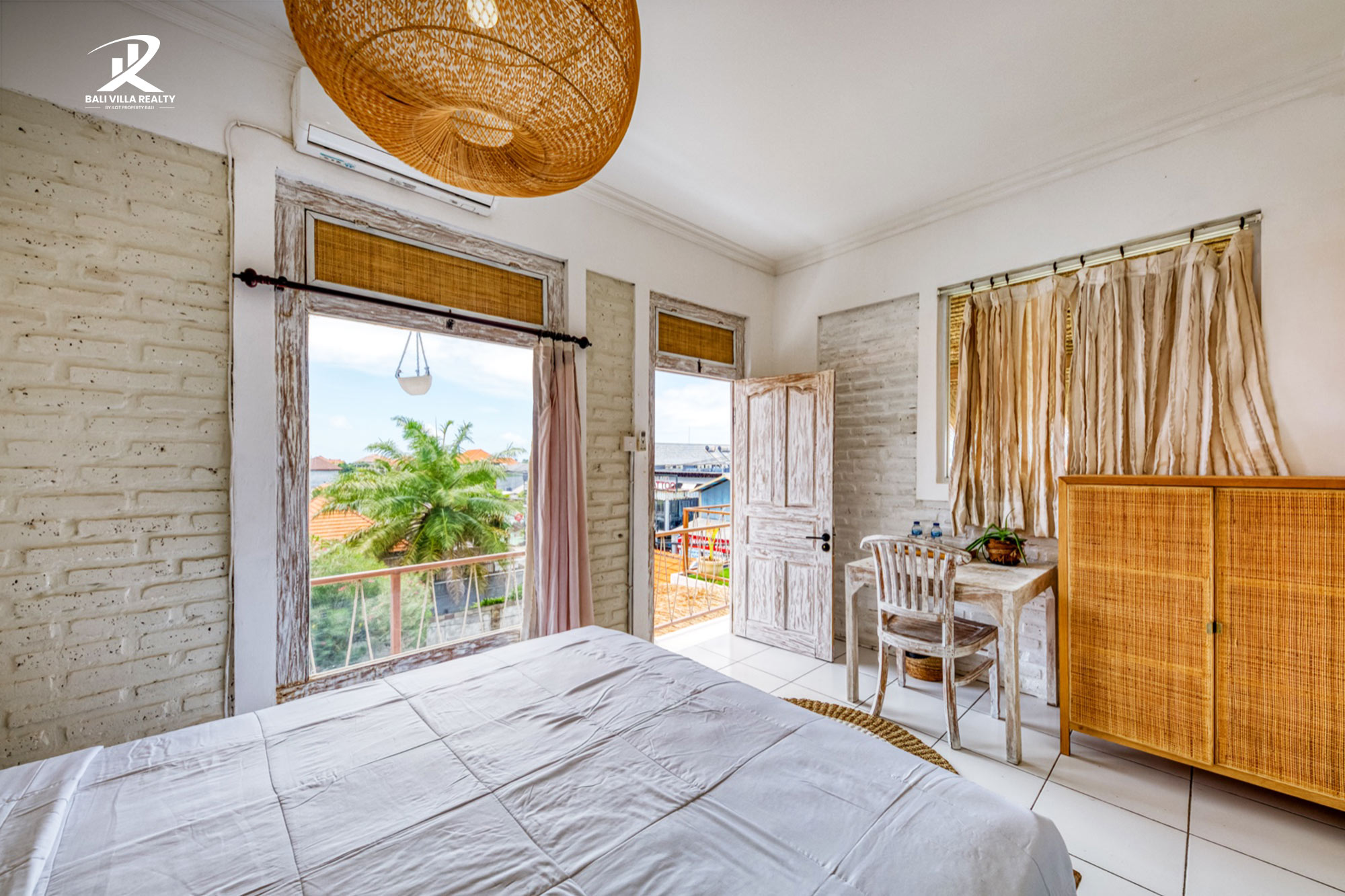 Spacious 9 Bed-room Villa for Yearly Rental with Stunning View in Canggu