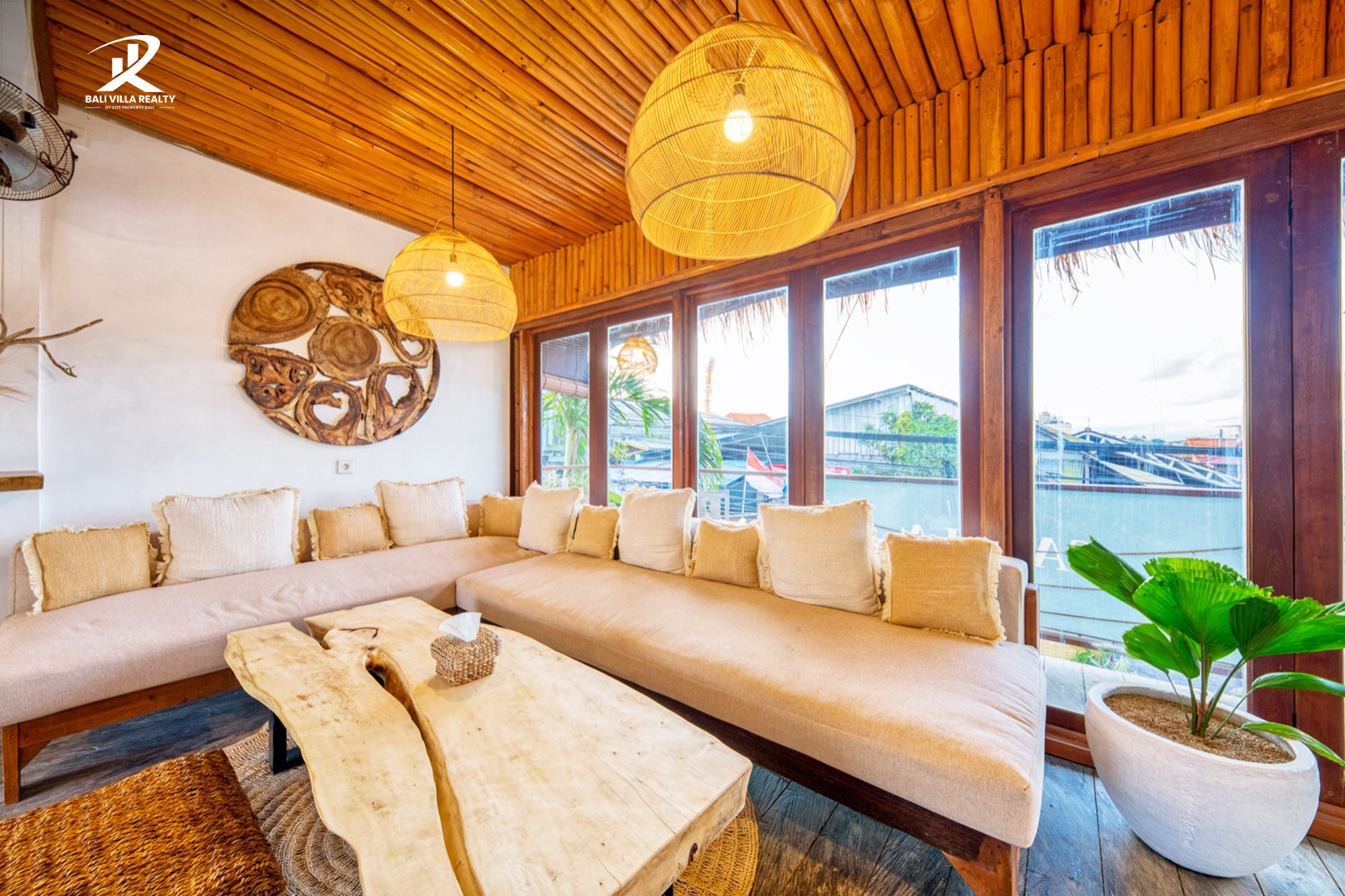 Spacious 9 Bed-room Villa for Yearly Rental with Stunning View in Canggu