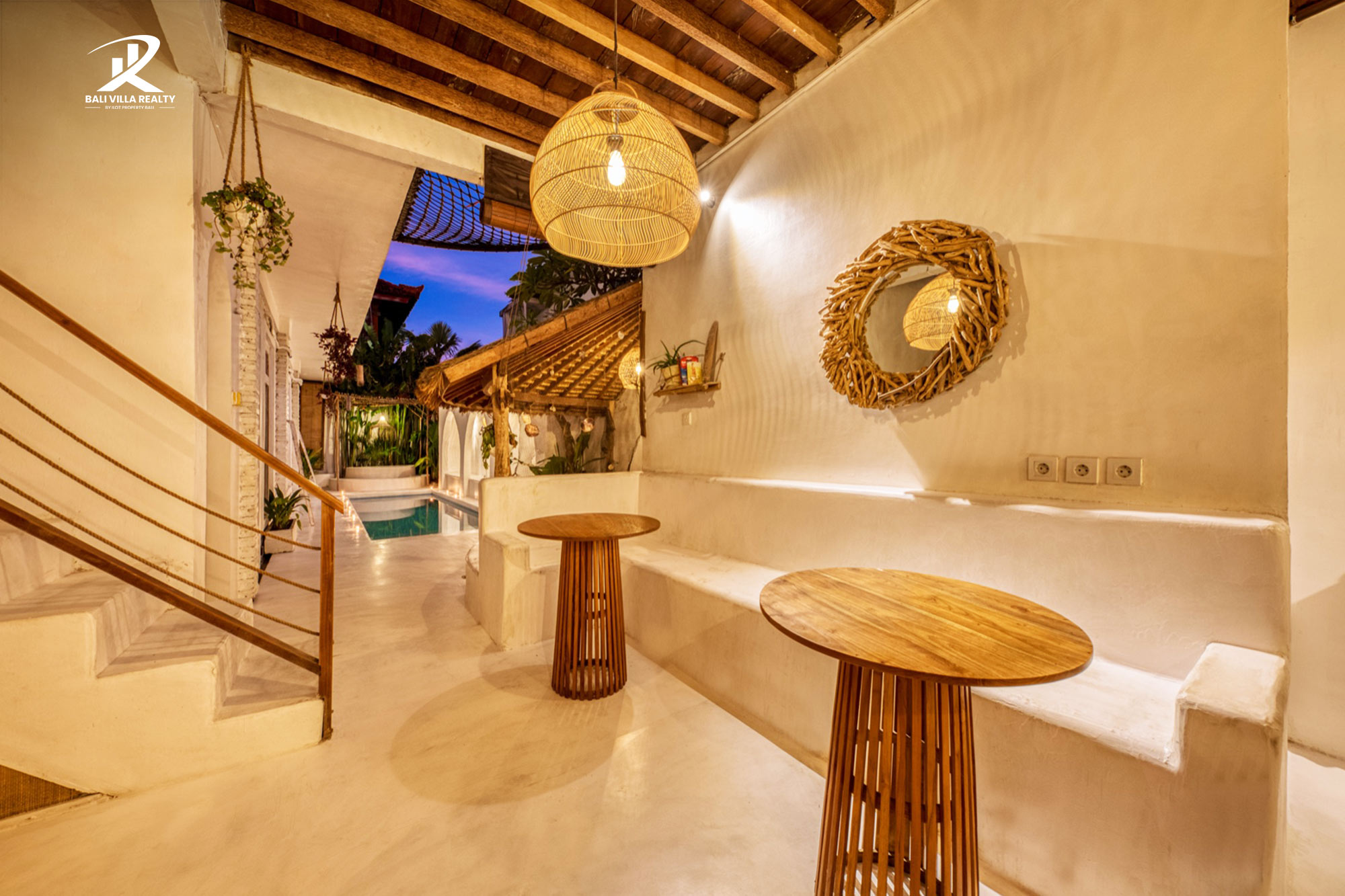 Spacious 9 Bed-room Villa for Yearly Rental with Stunning View in Canggu