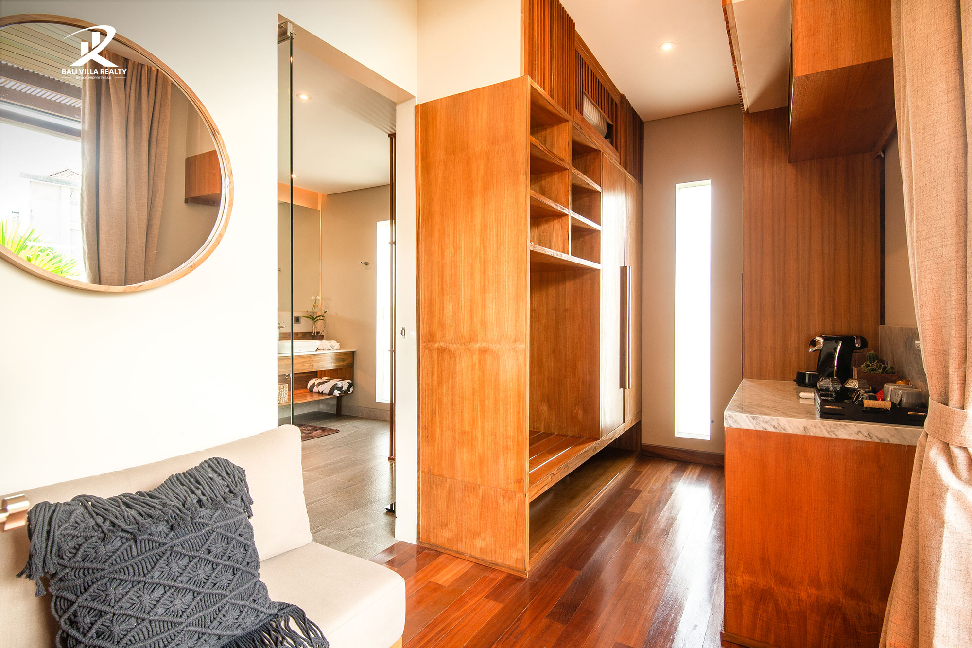 6-Bedroom Bali Villa For Sale Leasehold in Canggu