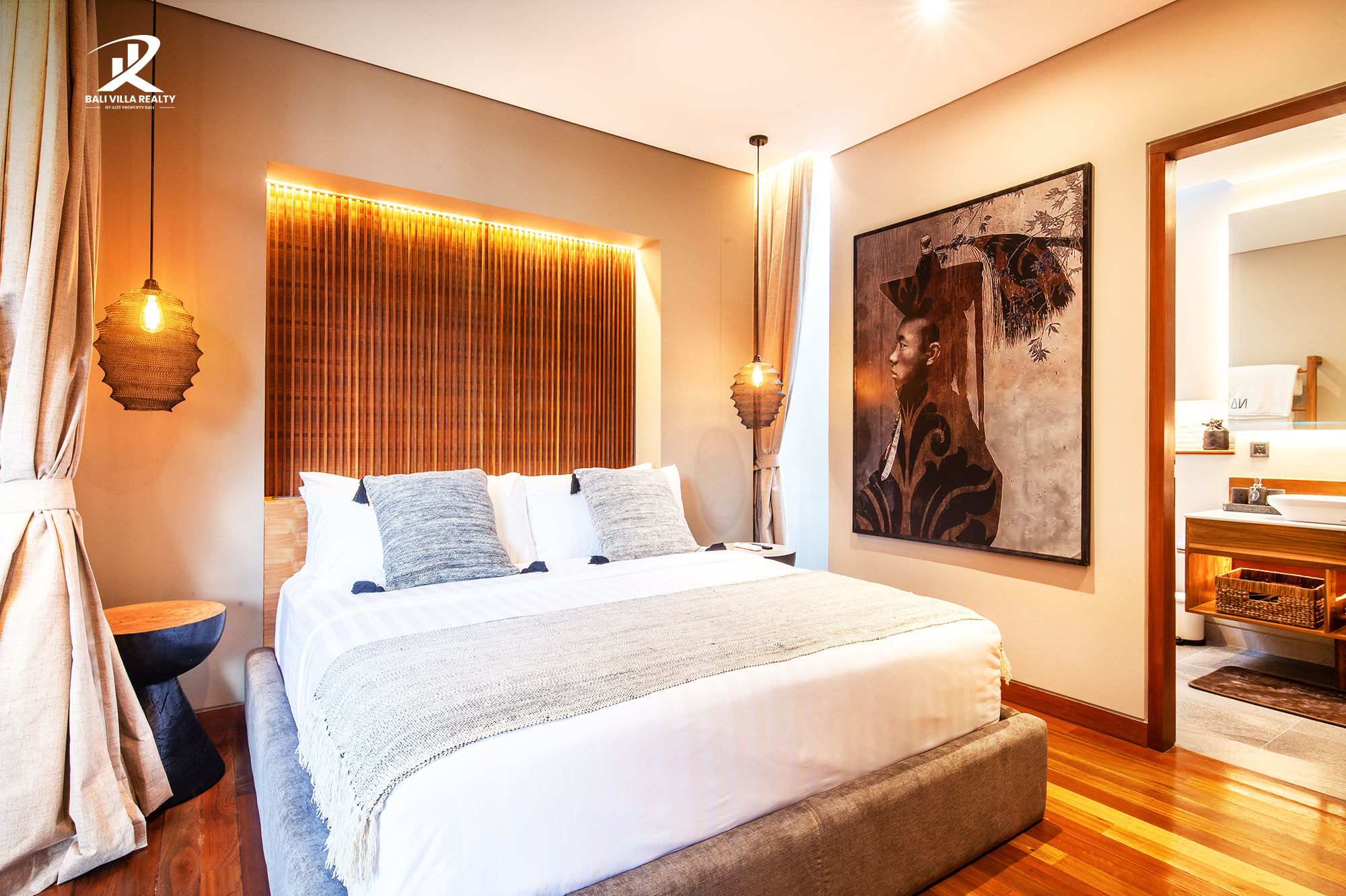 6-Bedroom Bali Villa For Sale Leasehold in Canggu