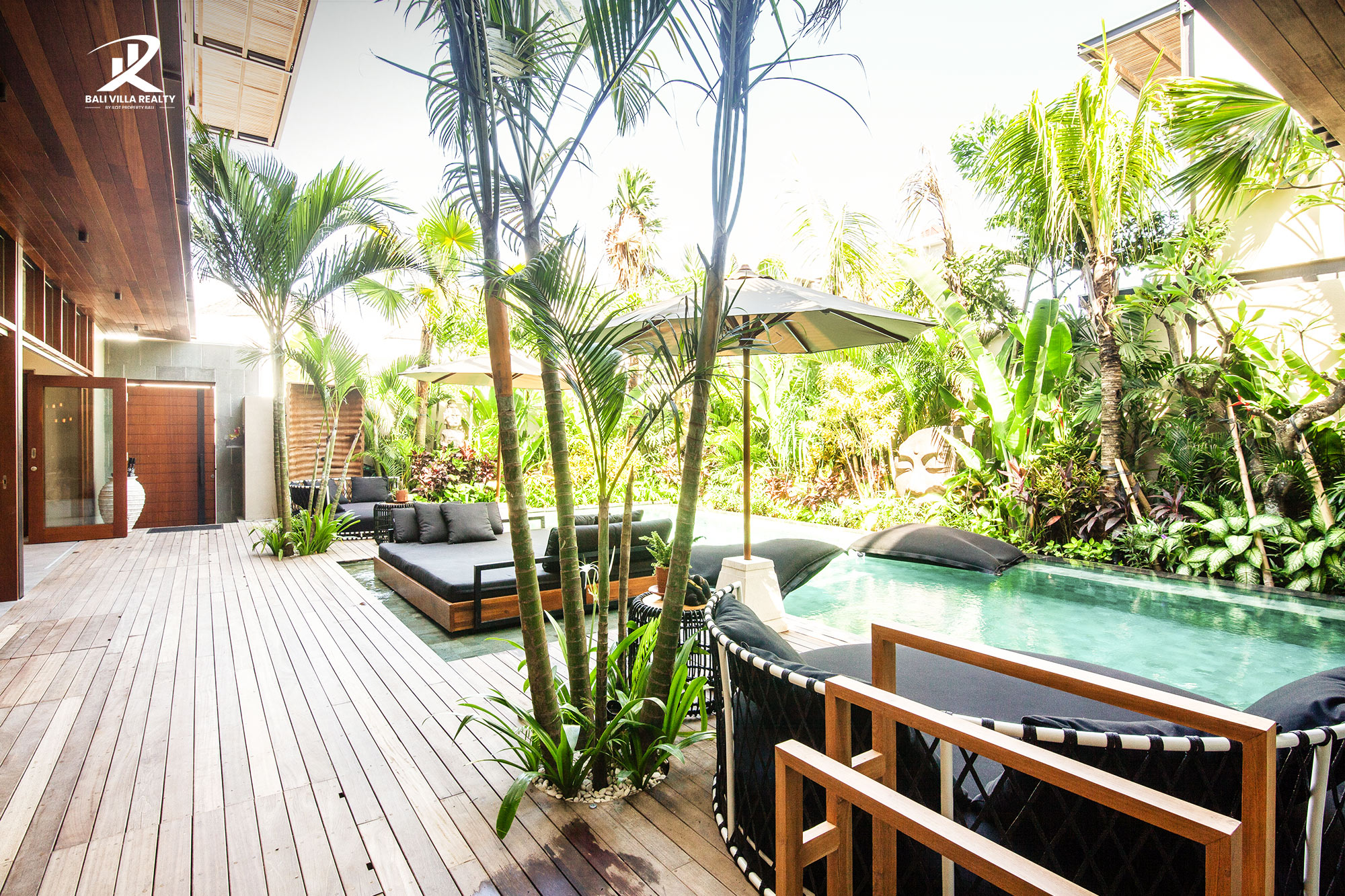 6-Bedroom Bali Villa For Sale Leasehold in Canggu