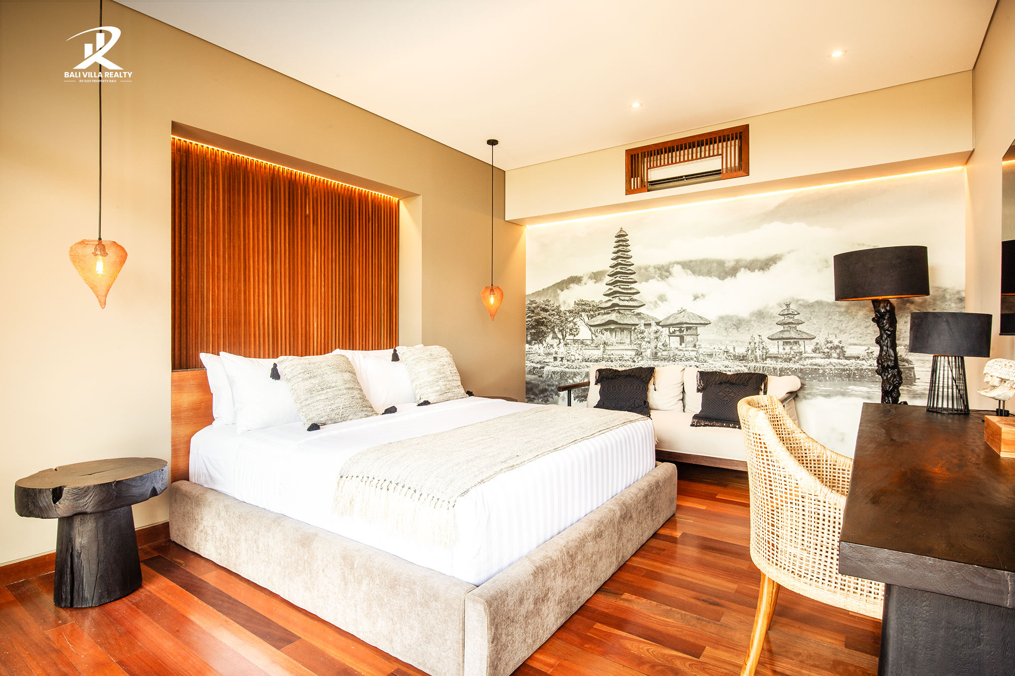 6-Bedroom Bali Villa For Sale Leasehold in Canggu