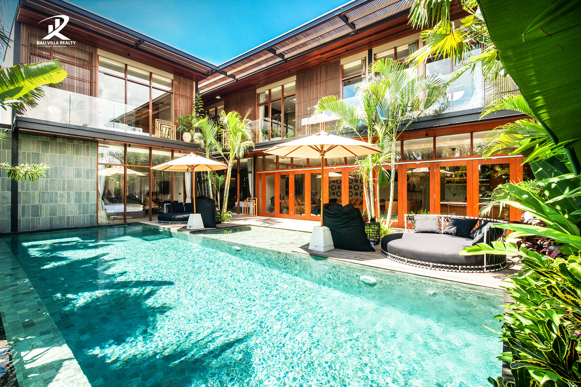 6-Bedroom Bali Villa For Sale Leasehold in Canggu