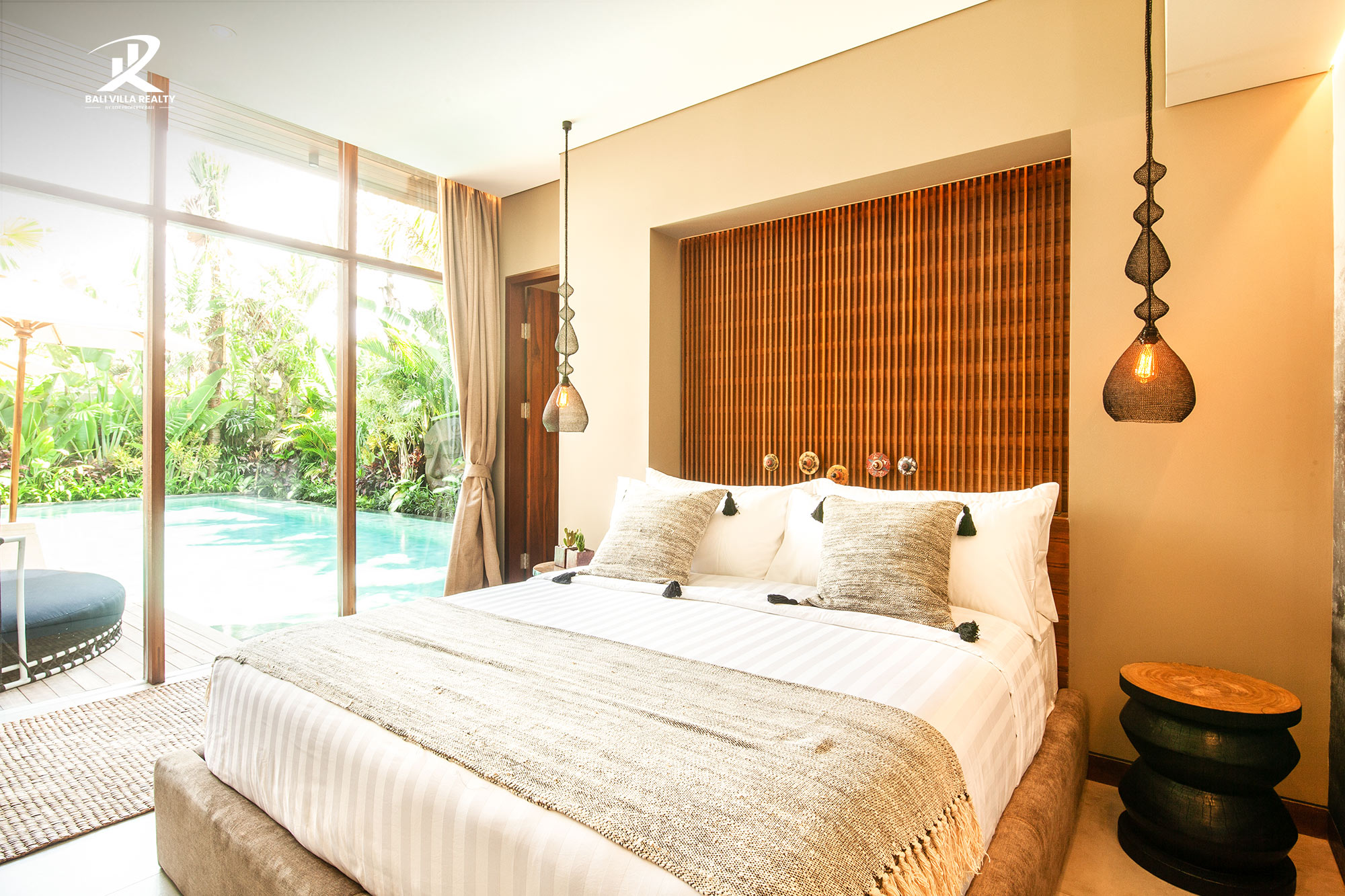 6-Bedroom Bali Villa For Sale Leasehold in Canggu