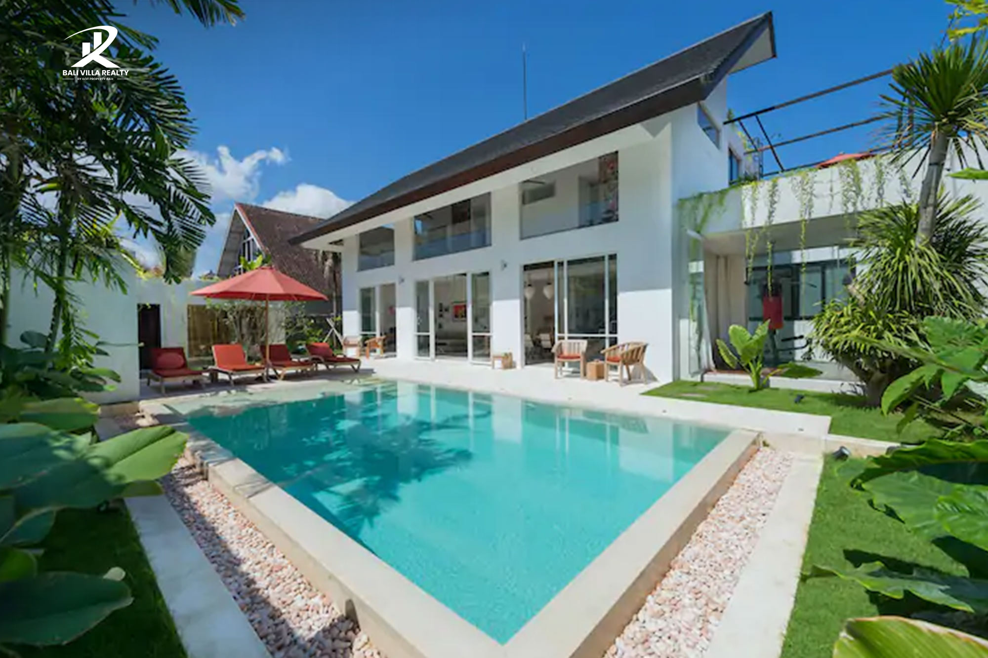 Luxurious 4 Bedroom Villa in Oberoi Seminyak