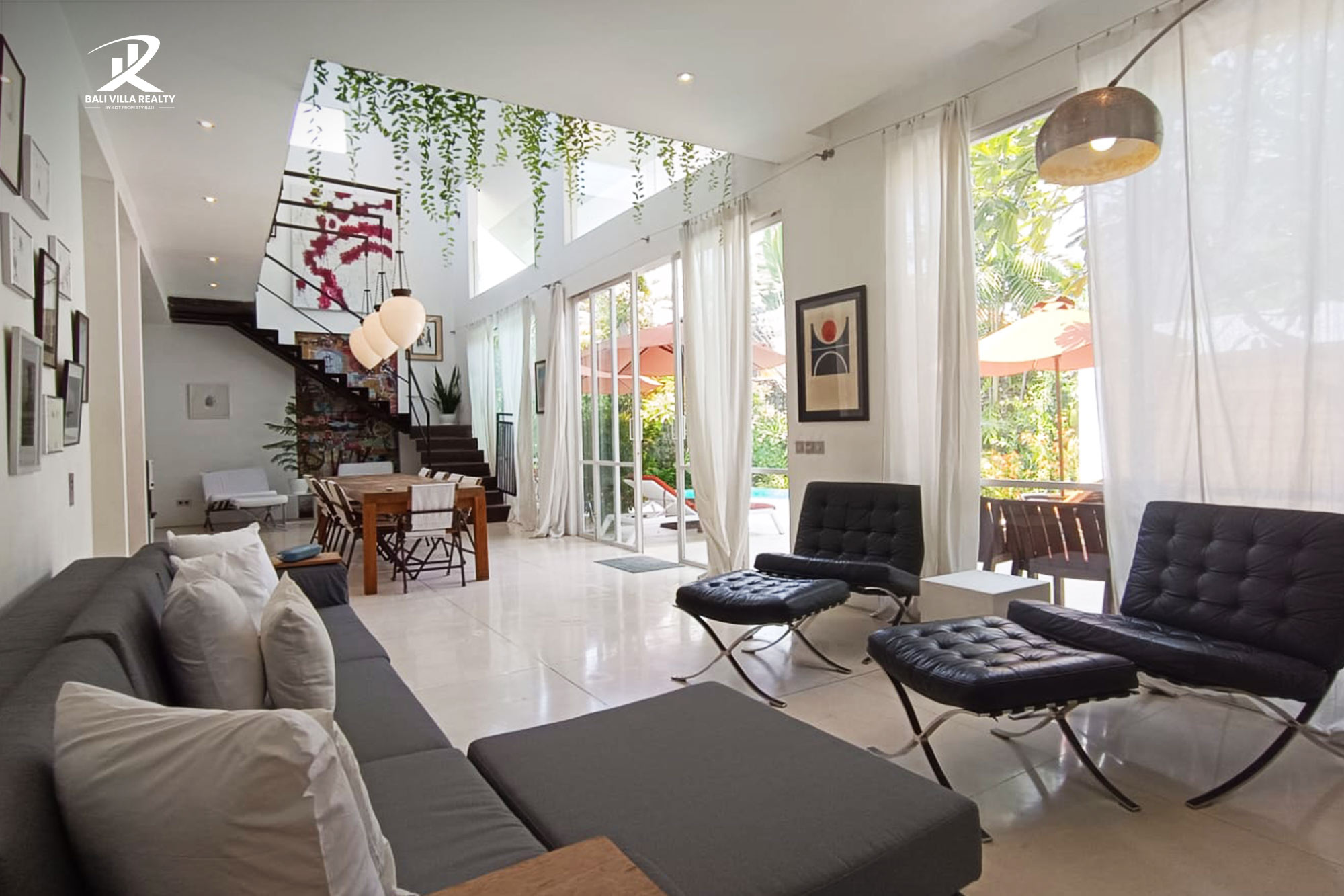 Luxurious 4 Bedroom Villa in Oberoi Seminyak