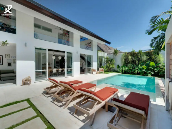 Luxurious 4 Bedroom Villa in Oberoi Seminyak