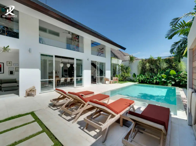 Luxurious 4 Bedroom Villa in Oberoi Seminyak