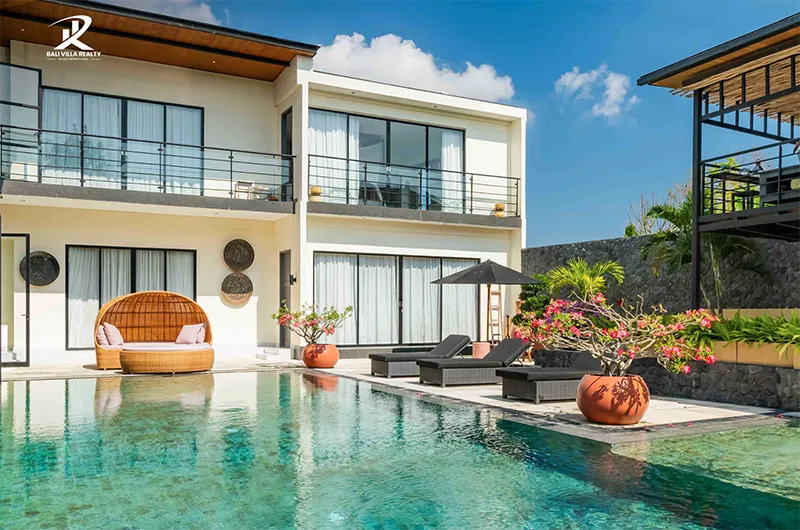 private pool amenity