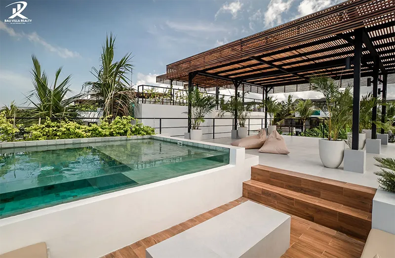 rooftop deck amenity