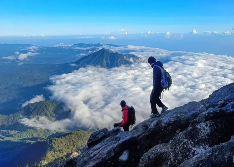 mount agung hiking