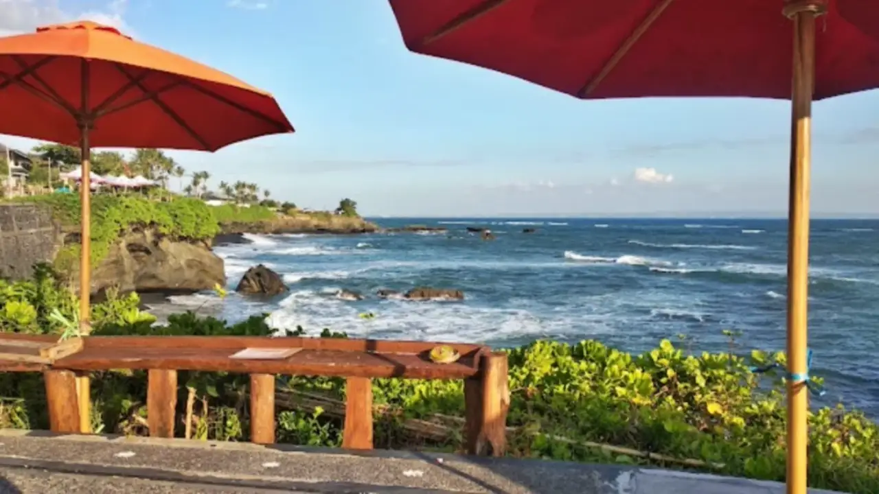 mengening beach cemagi seseh