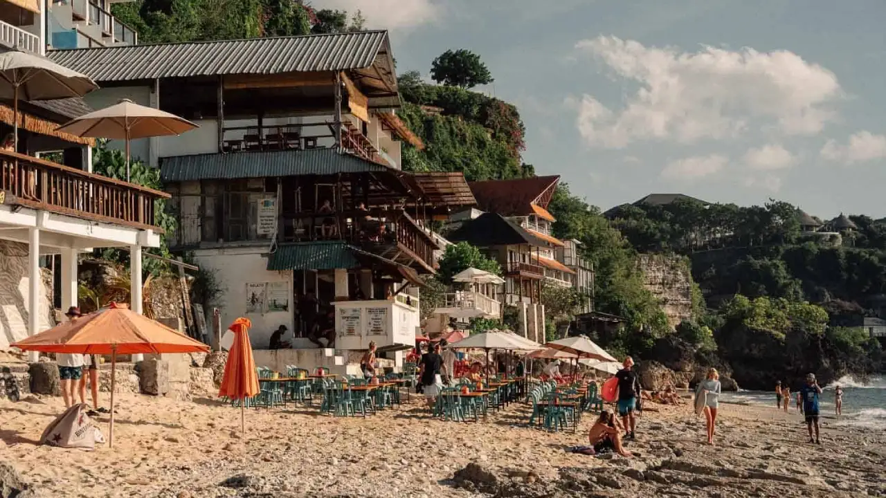 bingin beach bali