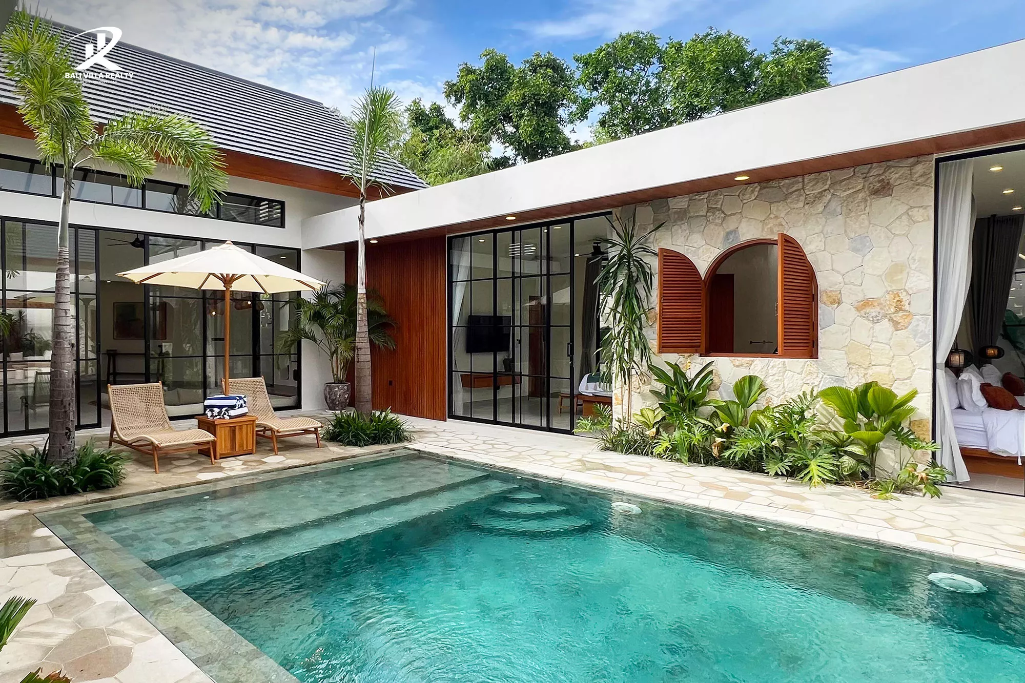 4BR Kerobokan Villa: Secure Leasehold for Brand New Single Level Luxury