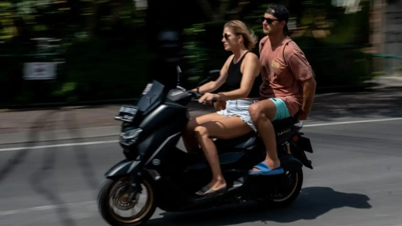 foreigners cannot drive scooter in bali with car license